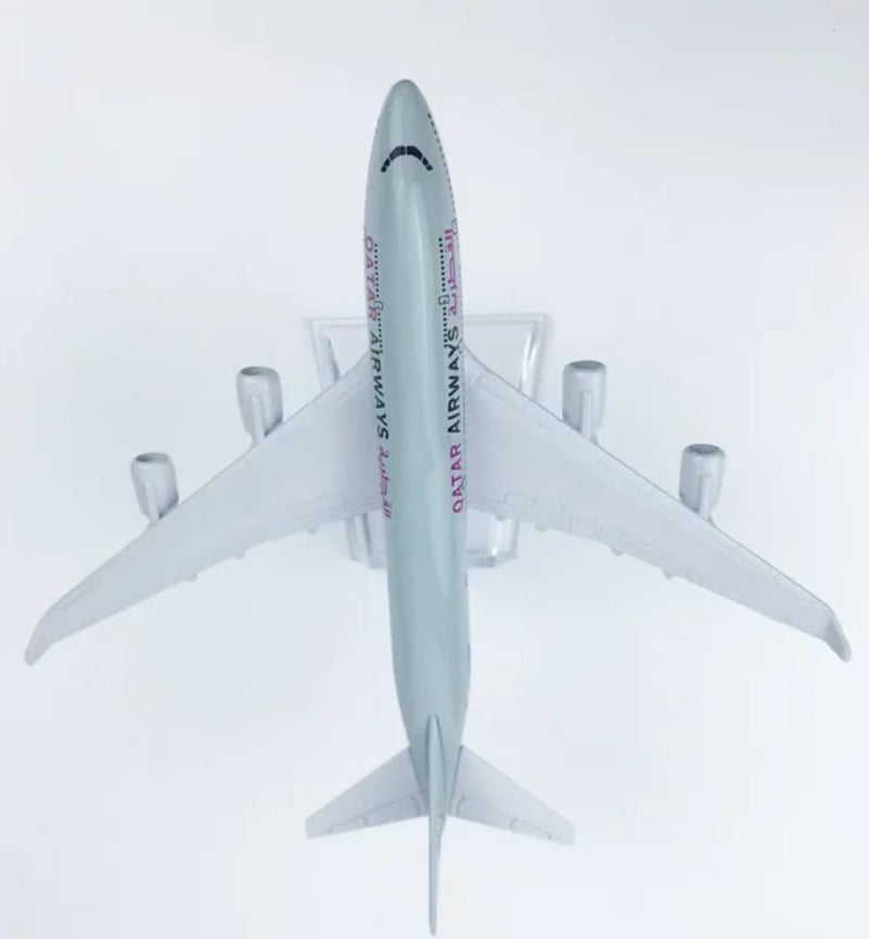 BRITISH M 16cm Diecast Airplane Model – Collectible Aircraft Toy with Stand – Ideal for Aviation Enthusiasts and Kids Airplane models child birthday gift Christmas gift plane models - Image 4